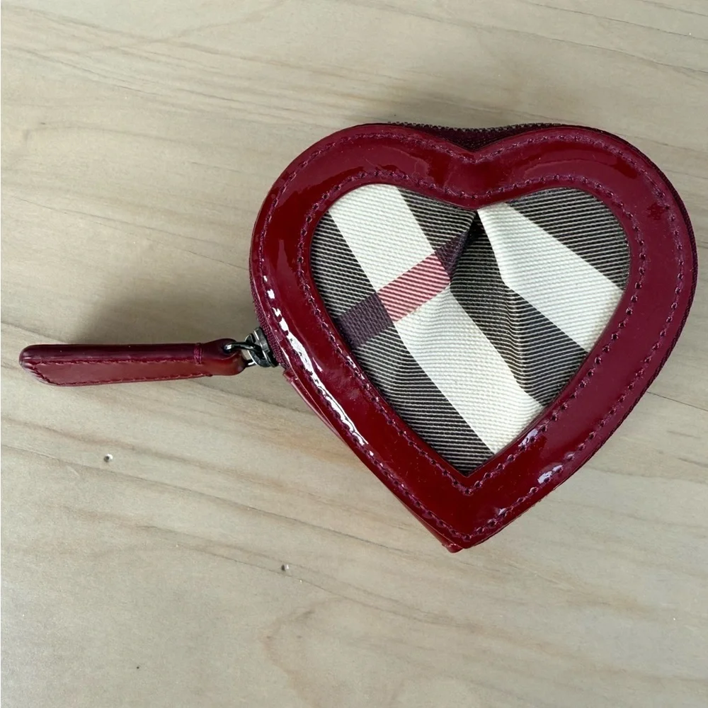 ✨ PRISTINE BURBERRY Heart Coin Purse | Red Patent Leather Nova Check